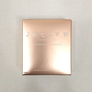 Jaclyn cosmetics highlighter (Sparks)